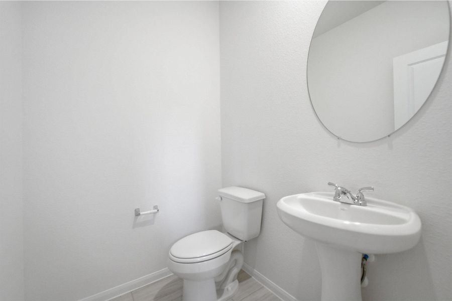 Furnished interior view inside a new home in Ashland, Texas City (Image 14).