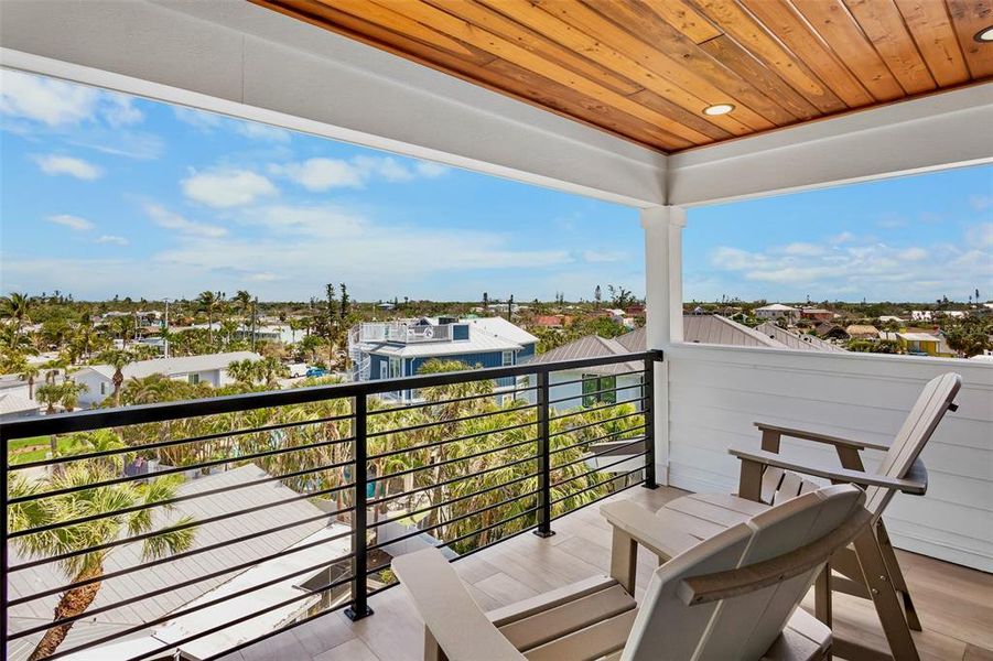 Exterior details and patio area of a home in , Sarasota (Image 27).