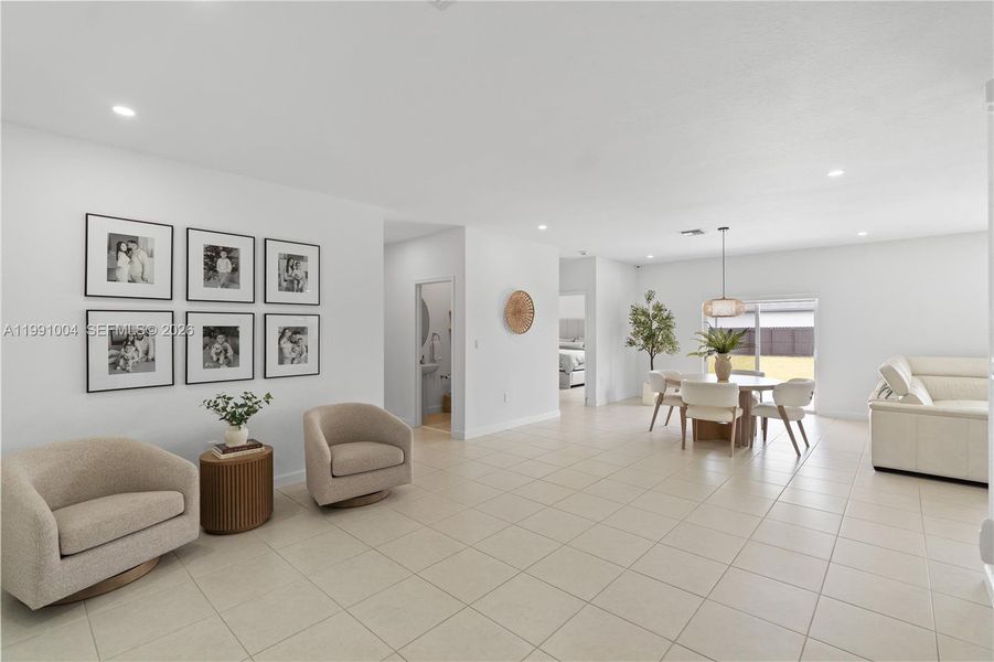 Furnished interior view inside a new home in , Homestead (Image 31).