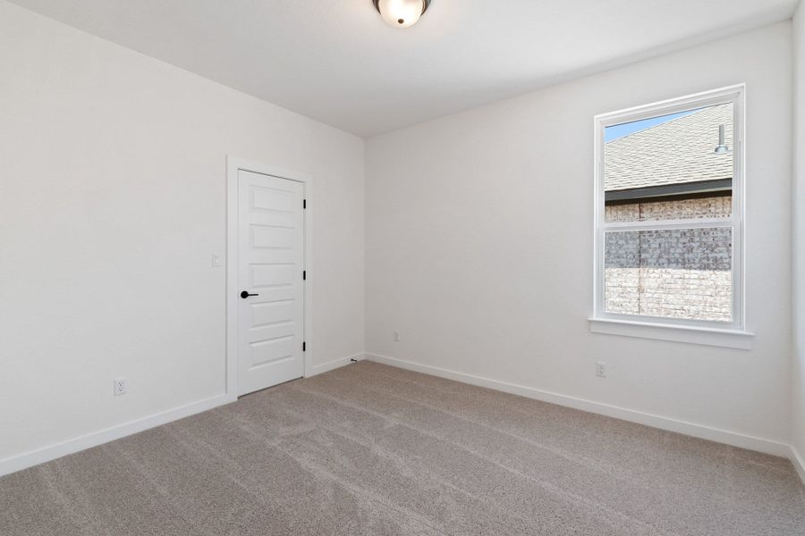 Spacious, unfurnished interior of a new home in Heritage, Dripping Springs (Image 51).