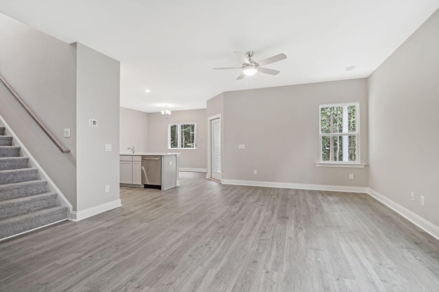 Spacious, unfurnished interior of a new home in Founder's Park, Summerville (Image 8).