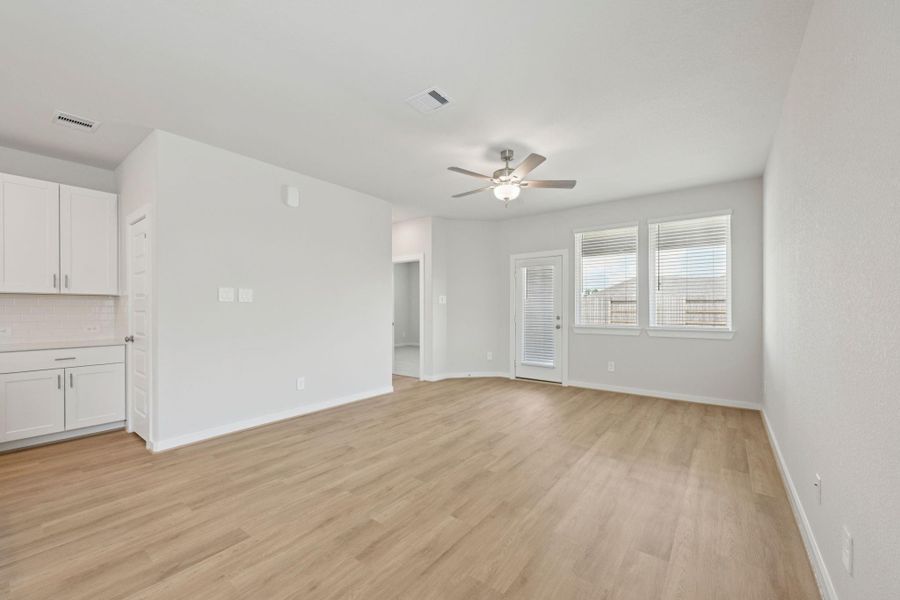 Spacious, unfurnished interior of a new home in Landing Meadows - Traditional Series, New Caney (Image 18).