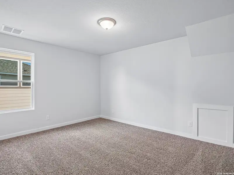 Spacious, unfurnished interior of a new home in , San Antonio (Image 19).