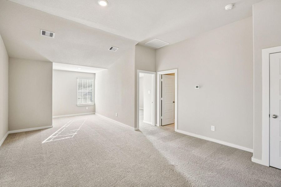 Spacious, unfurnished interior of a new home in Pine Lake Cove - Premier Series, Montgomery (Image 31).