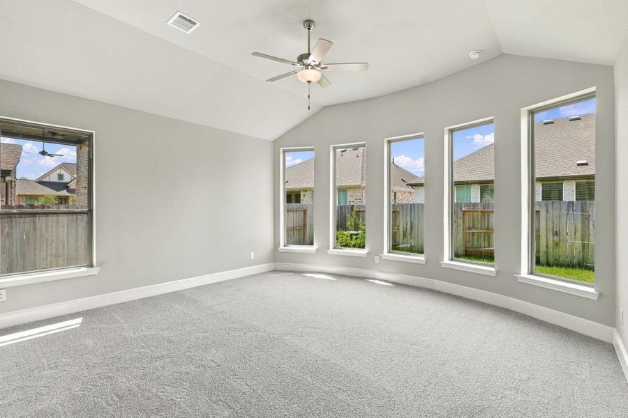 Spacious, unfurnished interior of a new home in Coastal Point, League City (Image 27).