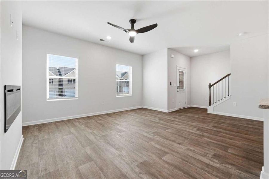 Spacious, unfurnished interior of a new home in Parkway James, Snellville (Image 16). Spacious, unfurnished interior of a new home in Parkway James, Snellville (Image 16).