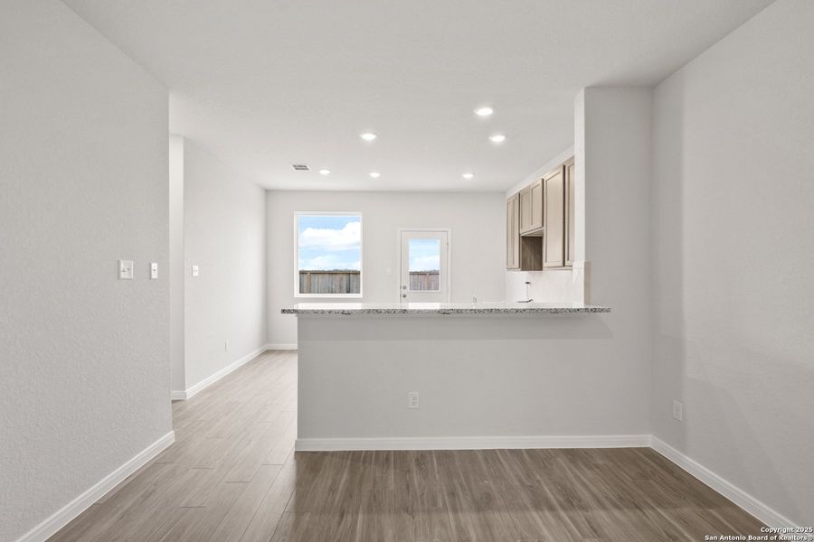 Spacious, unfurnished interior of a new home in Dauer Ranch, New Braunfels (Image 20). Spacious, unfurnished interior of a new home in Dauer Ranch, New Braunfels (Image 20).
