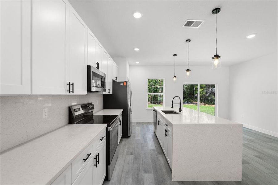 Spacious, unfurnished interior of a new home in , Citrus Springs (Image 23).