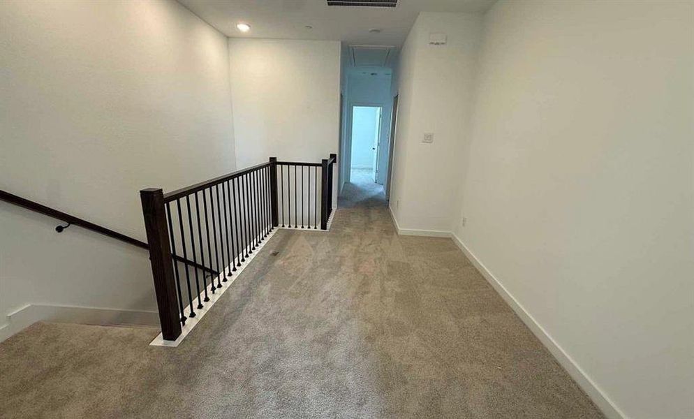 Spacious, unfurnished interior of a new home in Collin Creek, Plano (Image 11).
