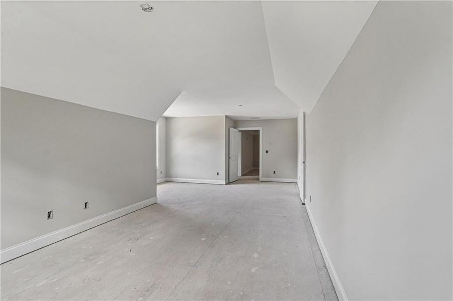 Spacious, unfurnished interior of a new home in , Douglasville (Image 9).
