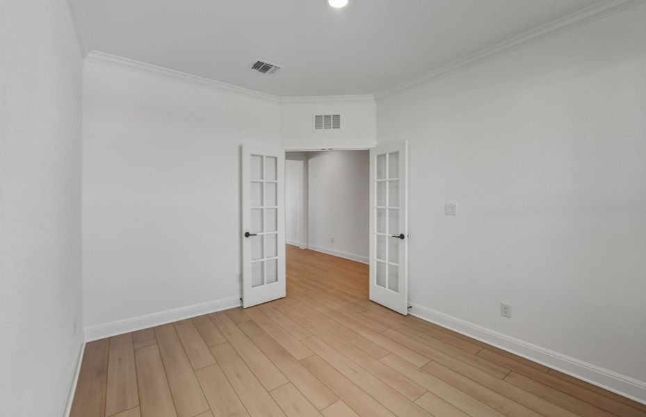 Spacious, unfurnished interior of a new home in Santa Rita Ranch, Liberty Hill (Image 13).