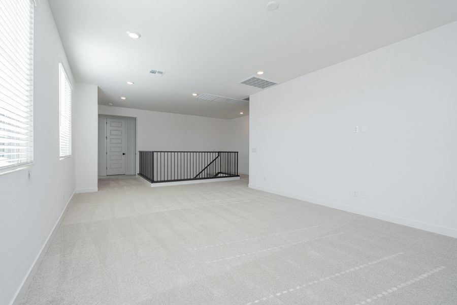 Spacious, unfurnished interior of a new home in Terraza, San Tan Valley (Image 13). Spacious, unfurnished interior of a new home in Terraza, San Tan Valley (Image 13).