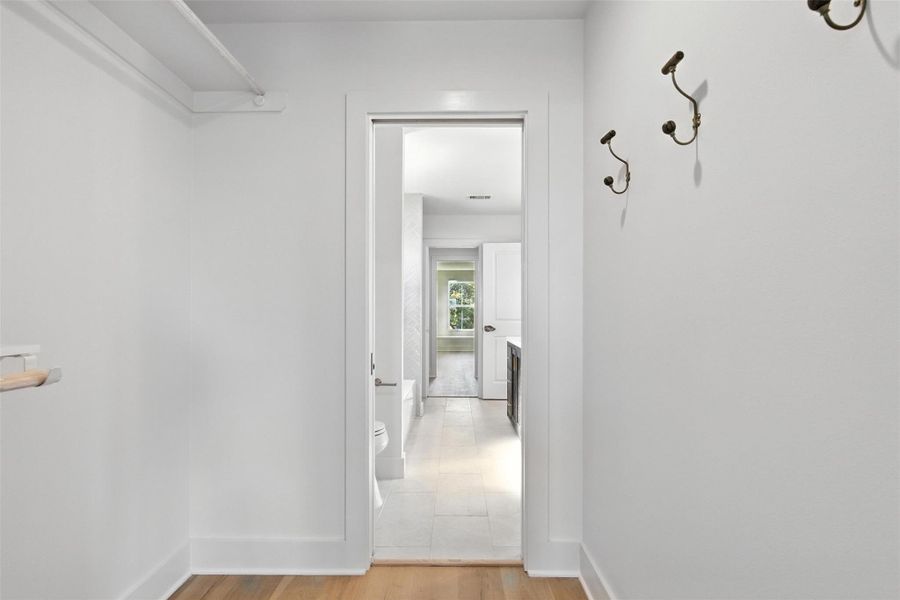 Spacious, unfurnished interior of a new home in , Galveston (Image 22).