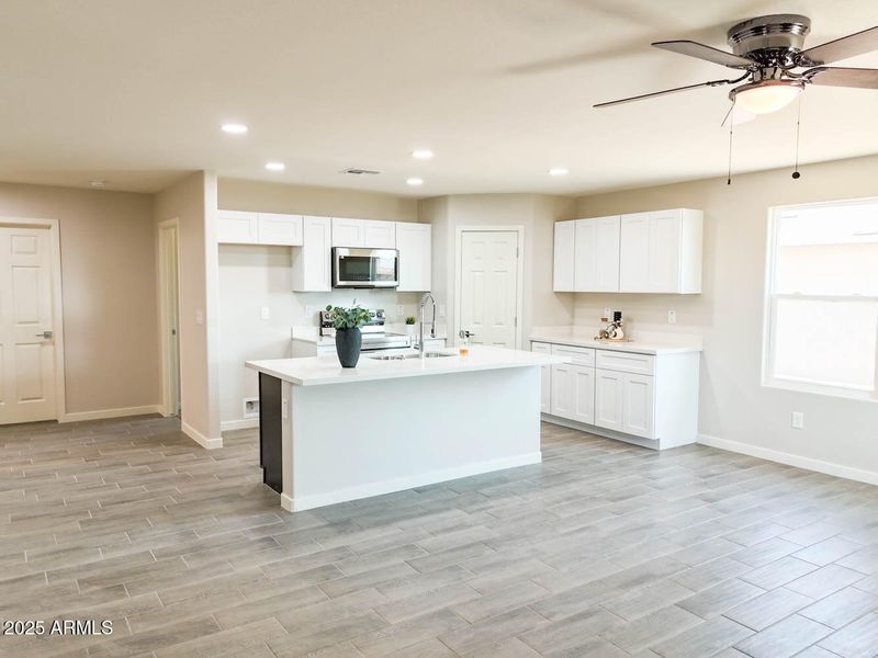 15438 Overfield-52 15438 Overfield-52