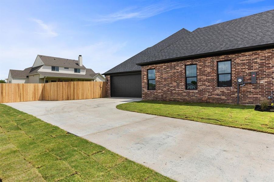Exterior details and patio area of a home in , Robinson (Image 23).