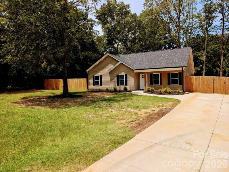 Exterior details and patio area of a home in , Clover (Image 19).
