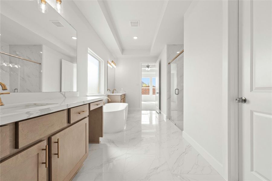 Representative image. Features, selections and colors may vary.