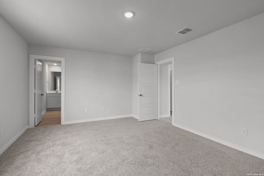 Spacious, unfurnished interior of a new home in Park Place, New Braunfels (Image 23).