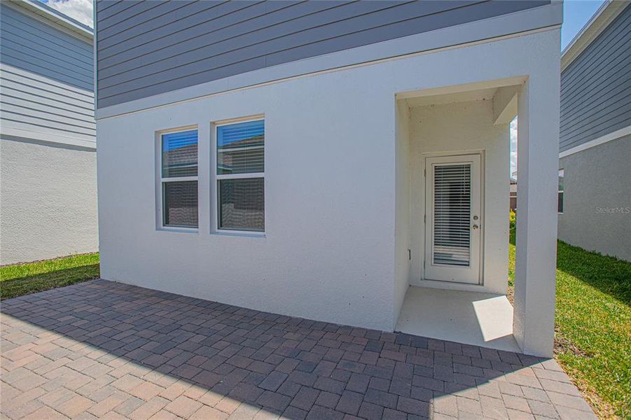 Exterior details and patio area of a home in Tohoqua, Kissimmee (Image 4).