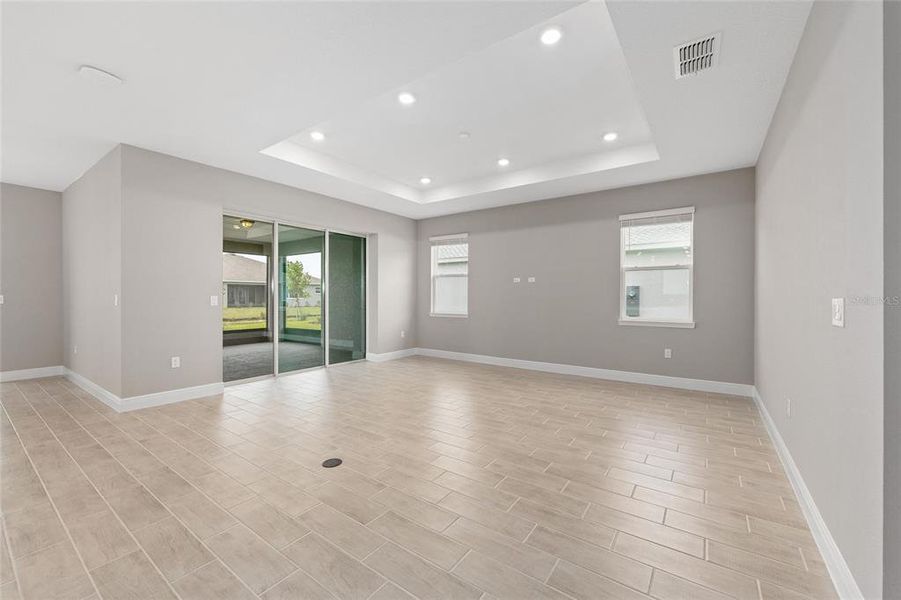 Spacious, unfurnished interior of a new home in , Ocala (Image 33).