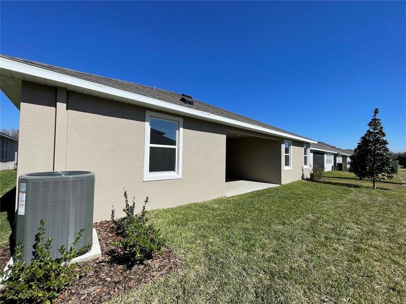 Exterior details and patio area of a home in Angeline, Land O' Lakes (Image 3).