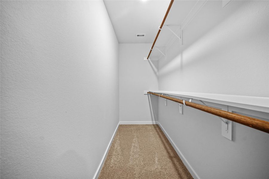 Spacious, unfurnished interior of a new home in Santa Fe, Cleveland (Image 18).