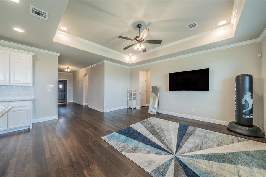Spacious, unfurnished interior of a new home in , Alvarado (Image 18).