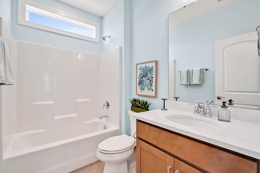 Charleston Harbor, Guest Bathroom