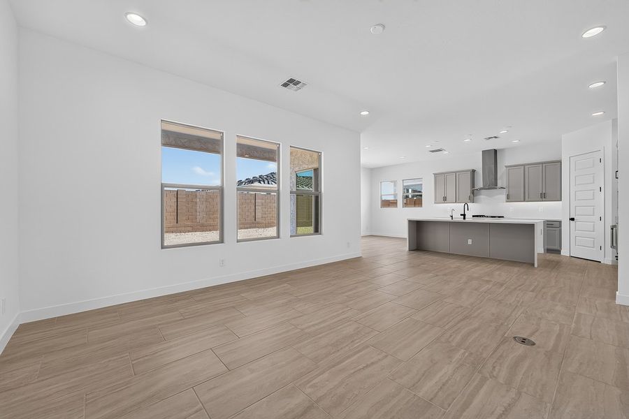 Spacious, unfurnished interior of a new home in Verdin, Phoenix (Image 16).