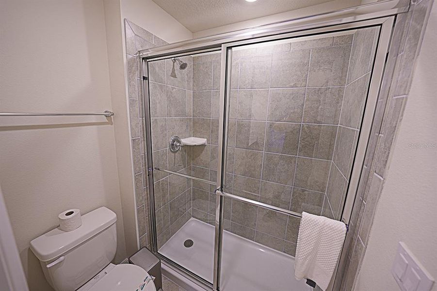 Furnished interior view inside a new home in , Clermont (Image 33).