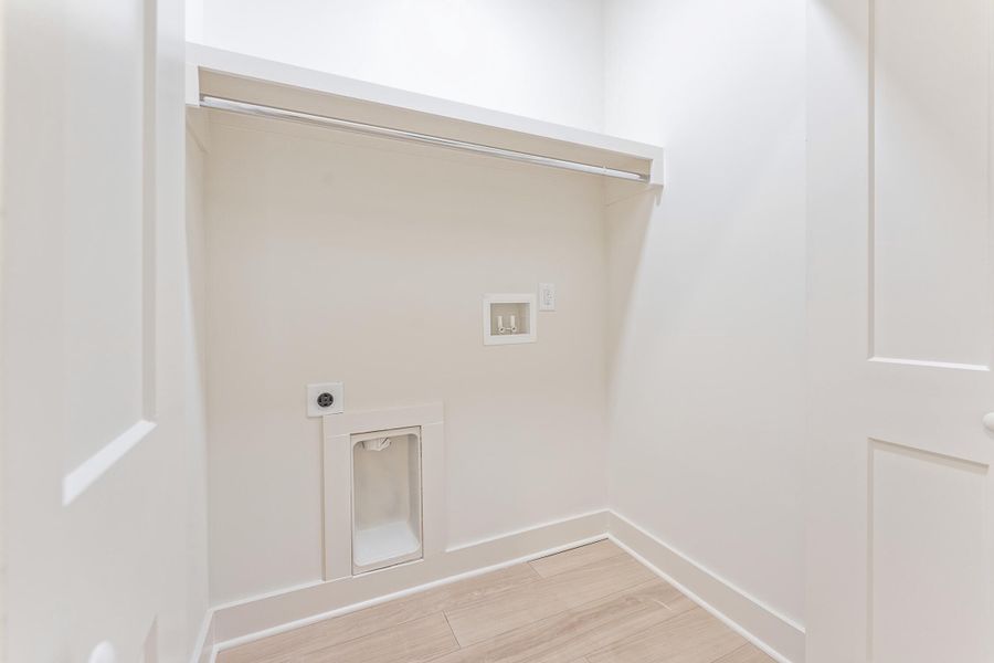 Spacious, unfurnished interior of a new home in , North Charleston (Image 22).