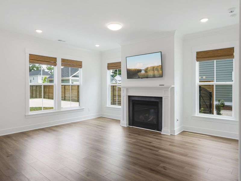 Spacious, unfurnished interior of a new home in Pineland Village, Summerville (Image 30).