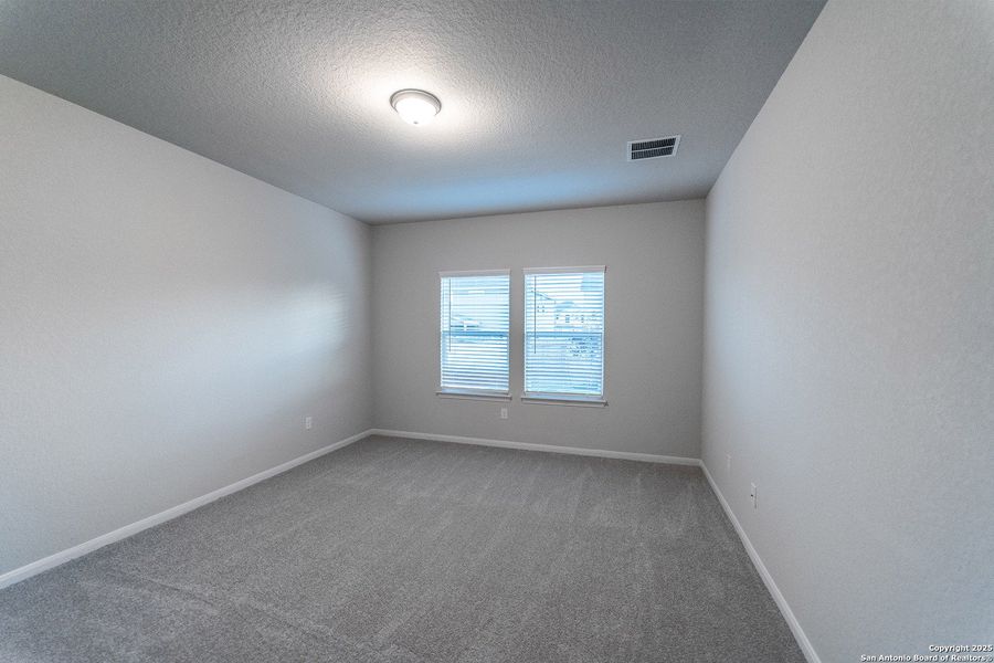 Spacious, unfurnished interior of a new home in Hennersby Hollow, San Antonio (Image 13). Spacious, unfurnished interior of a new home in Hennersby Hollow, San Antonio (Image 13).