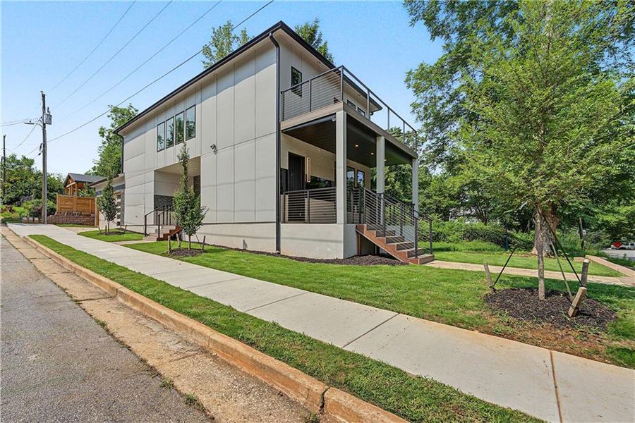 Exterior details and patio area of a home in , Atlanta (Image 18).