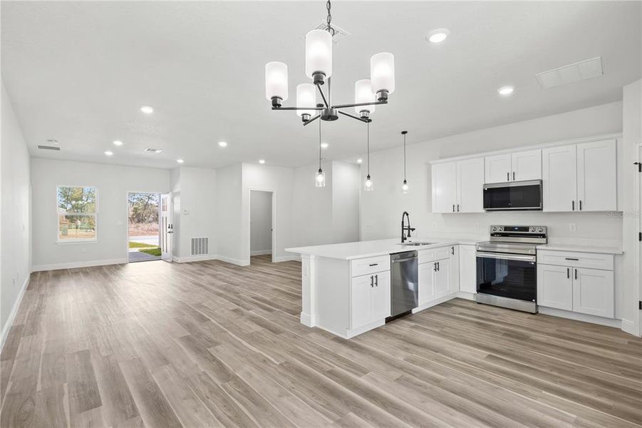 Spacious, unfurnished interior of a new home in , Ocala (Image 41).