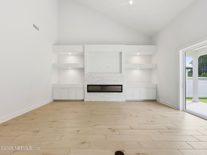 Spacious, unfurnished interior of a new home in Silver Landing At Silverleaf, St. Augustine (Image 76).