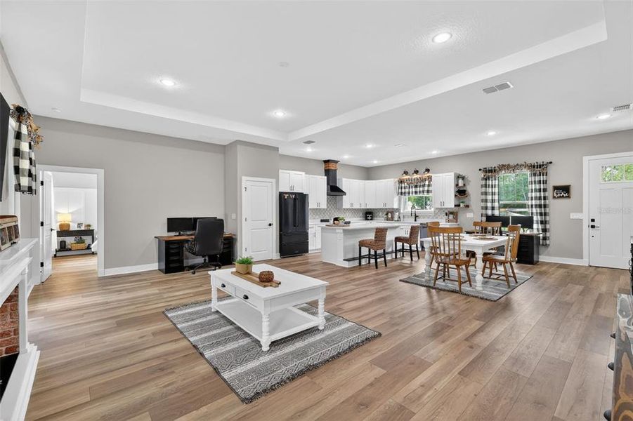 Furnished interior view inside a new home in , Dunnellon (Image 14).
