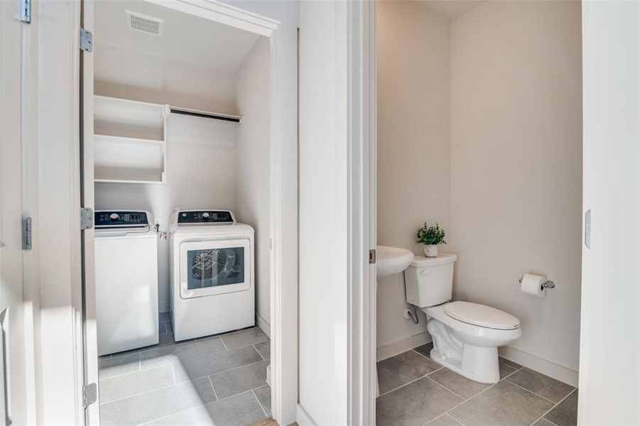 Furnished interior view inside a new home in Walden Pond, Forney (Image 8). Furnished interior view inside a new home in Walden Pond, Forney (Image 8).