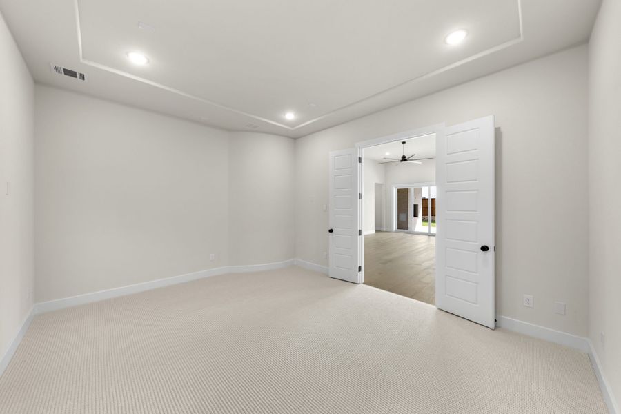 Representative unfurnished interior of a home built from the 5511 by Tradition Homes in Mustang Lakes, McKinney (Image 16).
