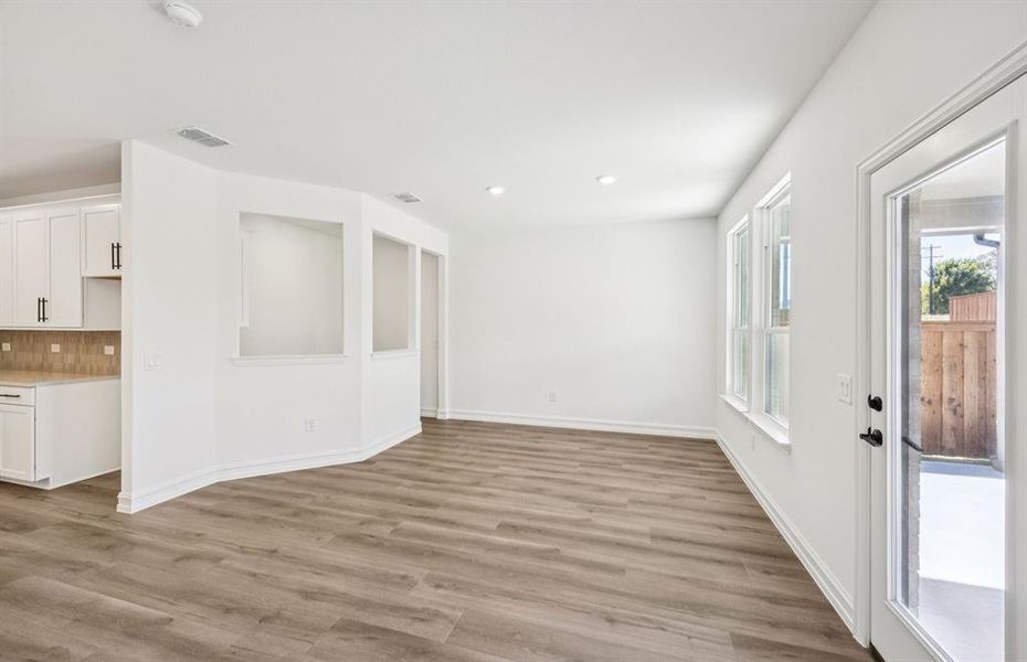 Gathering room with direct access to the backyard Gathering room with direct access to the backyard