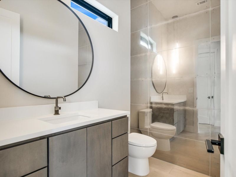 Furnished interior view inside a new home in , Horseshoe Bay (Image 6).