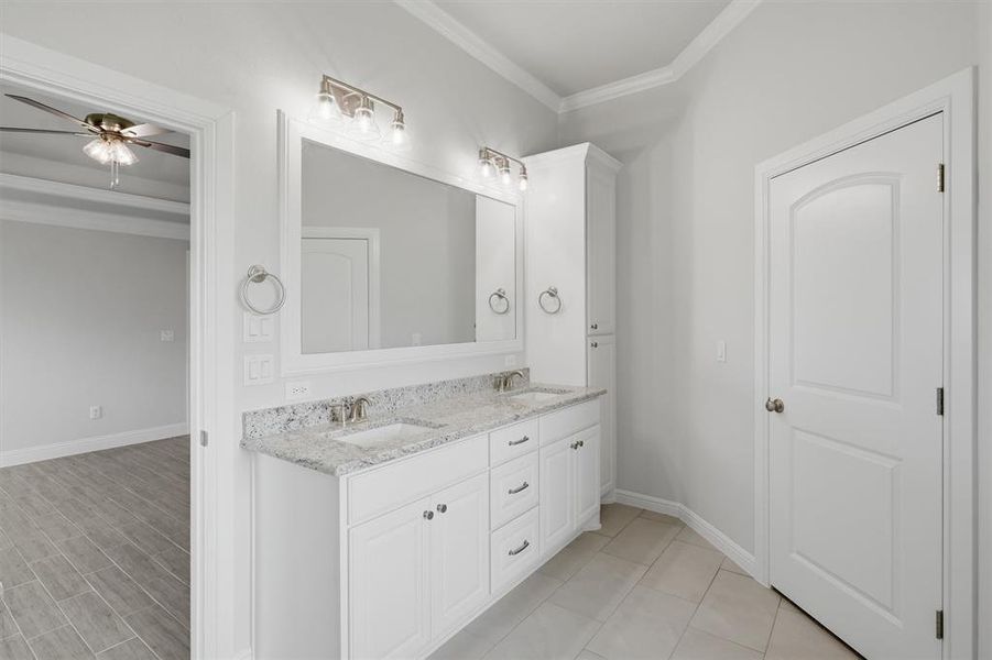 Furnished interior view inside a new home in , Tolar (Image 12).