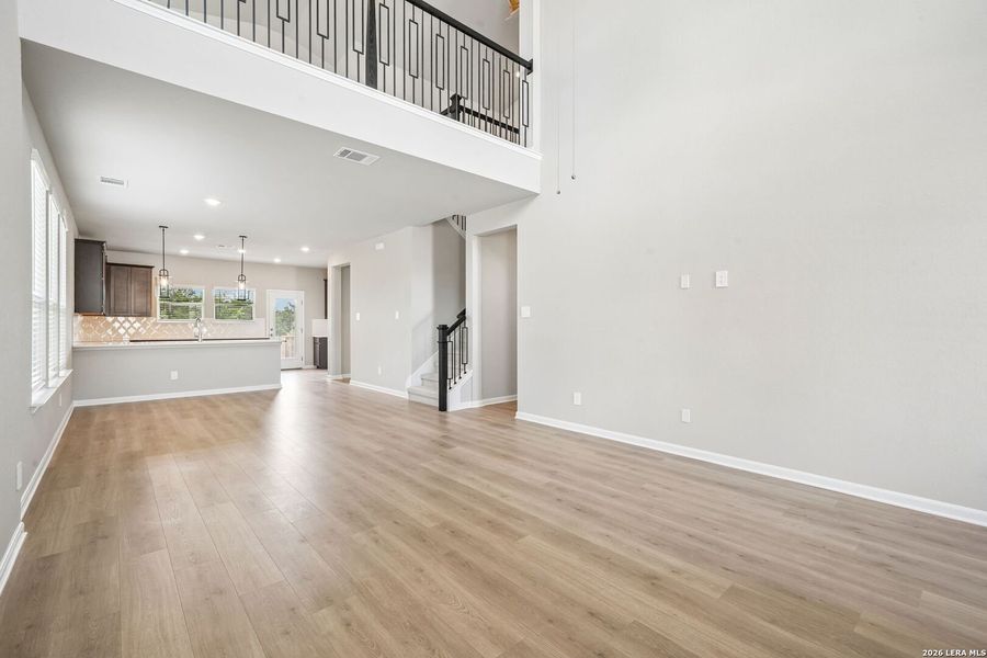 Spacious, unfurnished interior of a new home in Thomas Pond, San Antonio (Image 28). Spacious, unfurnished interior of a new home in Thomas Pond, San Antonio (Image 28).
