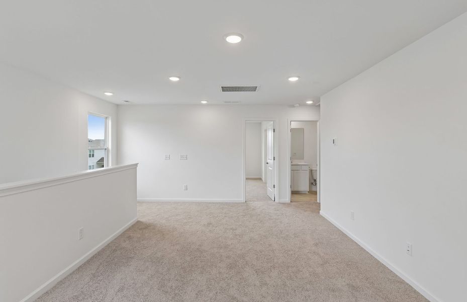 Spacious, unfurnished interior of a new home in Highlands of Carter's Station, Columbia (Image 16). Spacious, unfurnished interior of a new home in Highlands of Carter's Station, Columbia (Image 16).