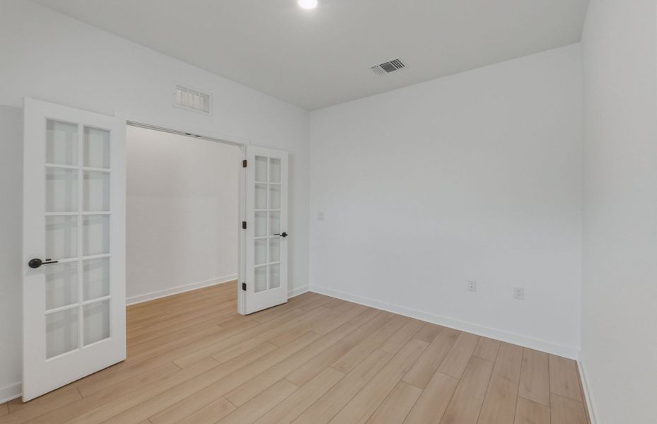 Spacious, unfurnished interior of a new home in Woodside, Georgetown (Image 14).