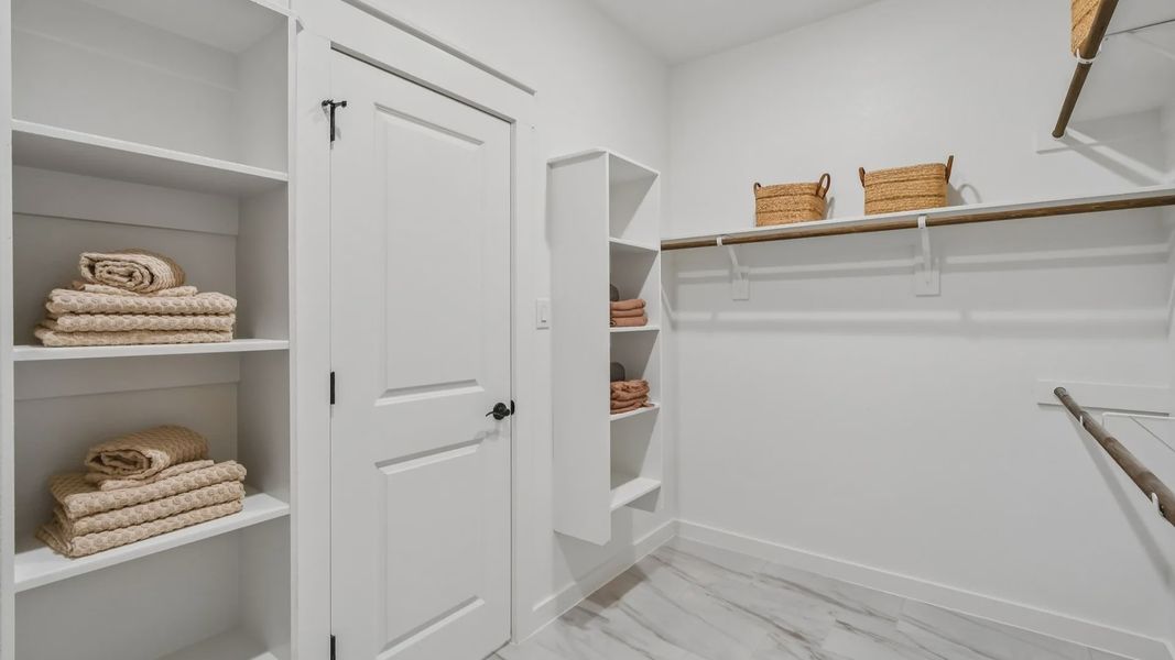 Furnished interior view inside a new home in Creeks Crossing, Elgin (Image 16).