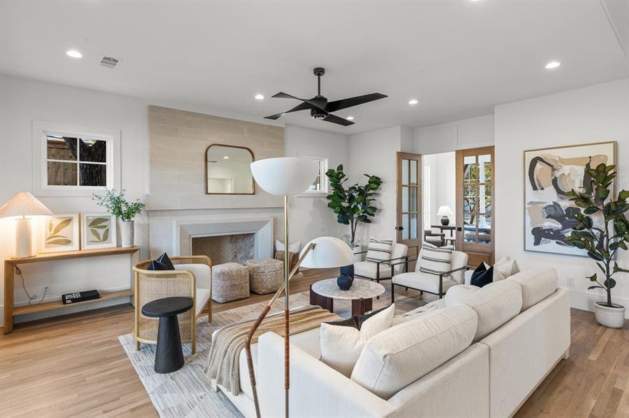 Furnished interior view inside a new home in , Dallas (Image 26). Furnished interior view inside a new home in , Dallas (Image 26).