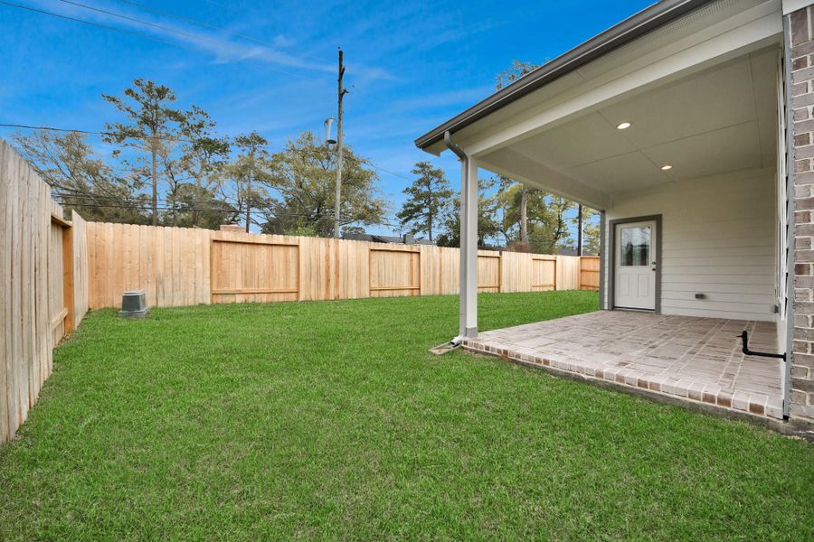 Plan 252 features 5 bedrooms, 4 full baths, 1 half bath, and over 2,400 square feet of living space.