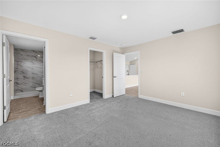 Spacious, unfurnished interior of a new home in Cape Coral, Cape Coral (Image 14).