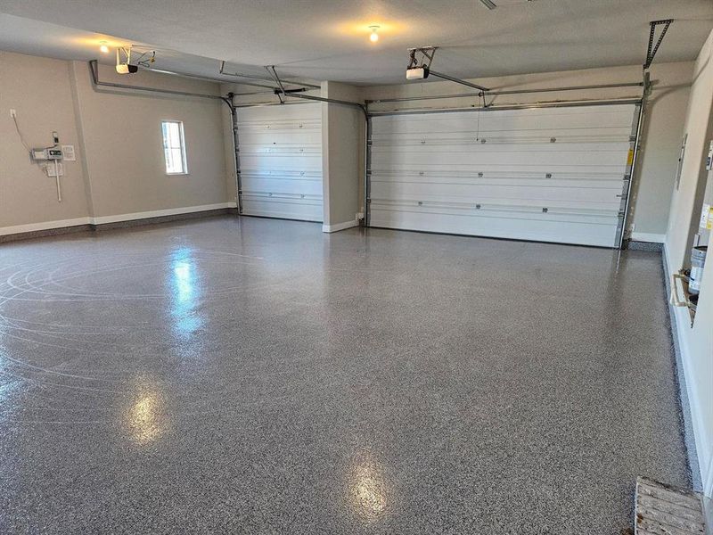 Spacious, unfurnished interior of a new home in Pecan Grove, Whitesboro (Image 19).